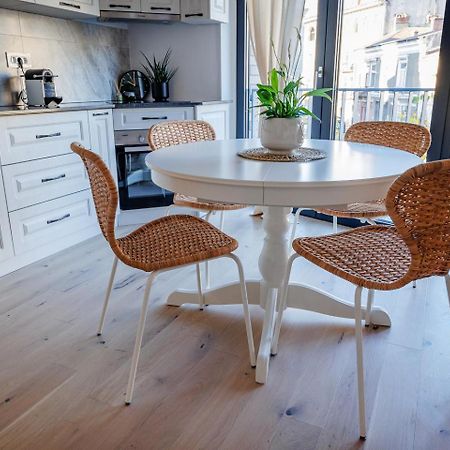 The Corner Luxe Apartment Boekarest Buitenkant foto